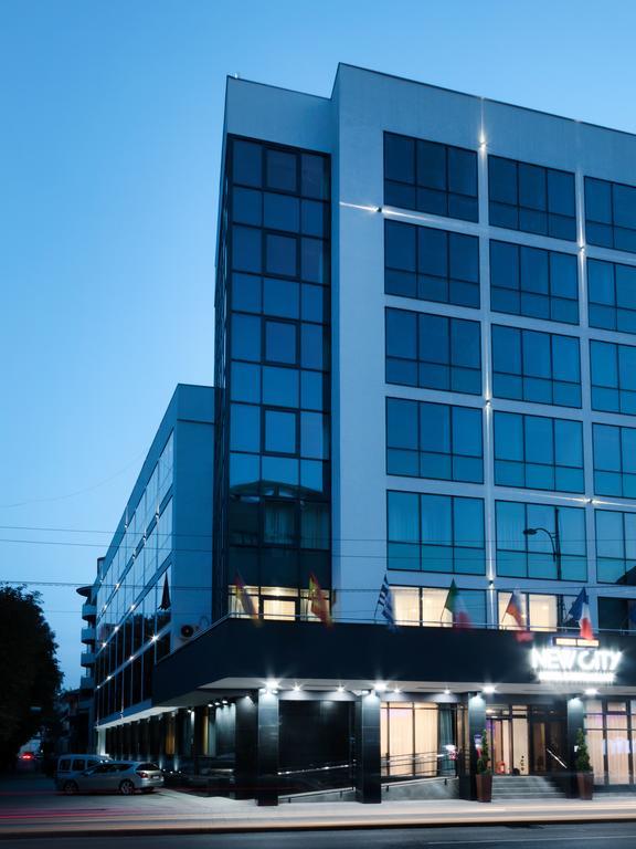 New City Hotel & Restaurant นิส ภายนอก รูปภาพ