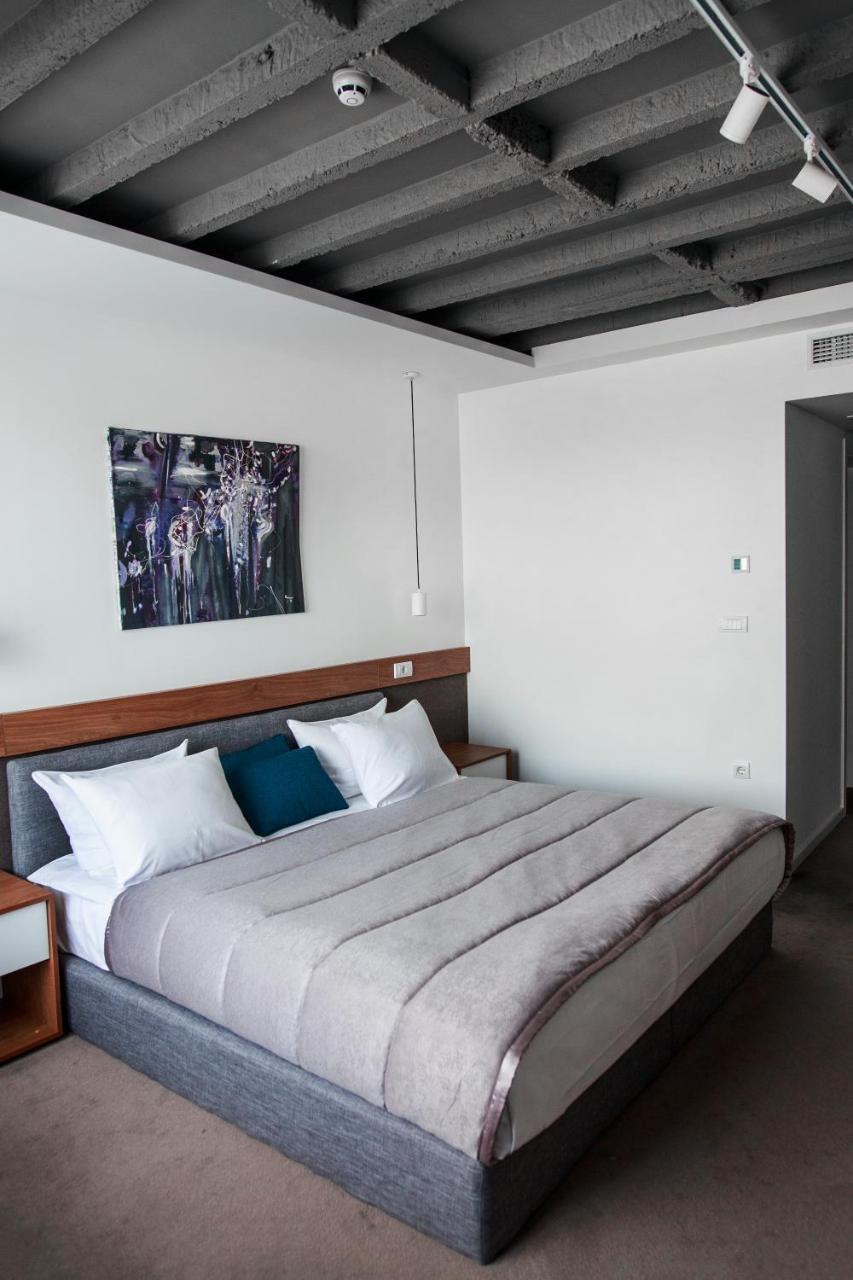 New City Hotel & Restaurant นิส ภายนอก รูปภาพ